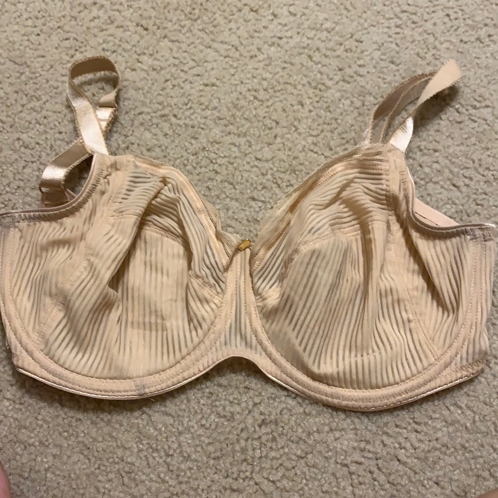Nude bra in size 34H